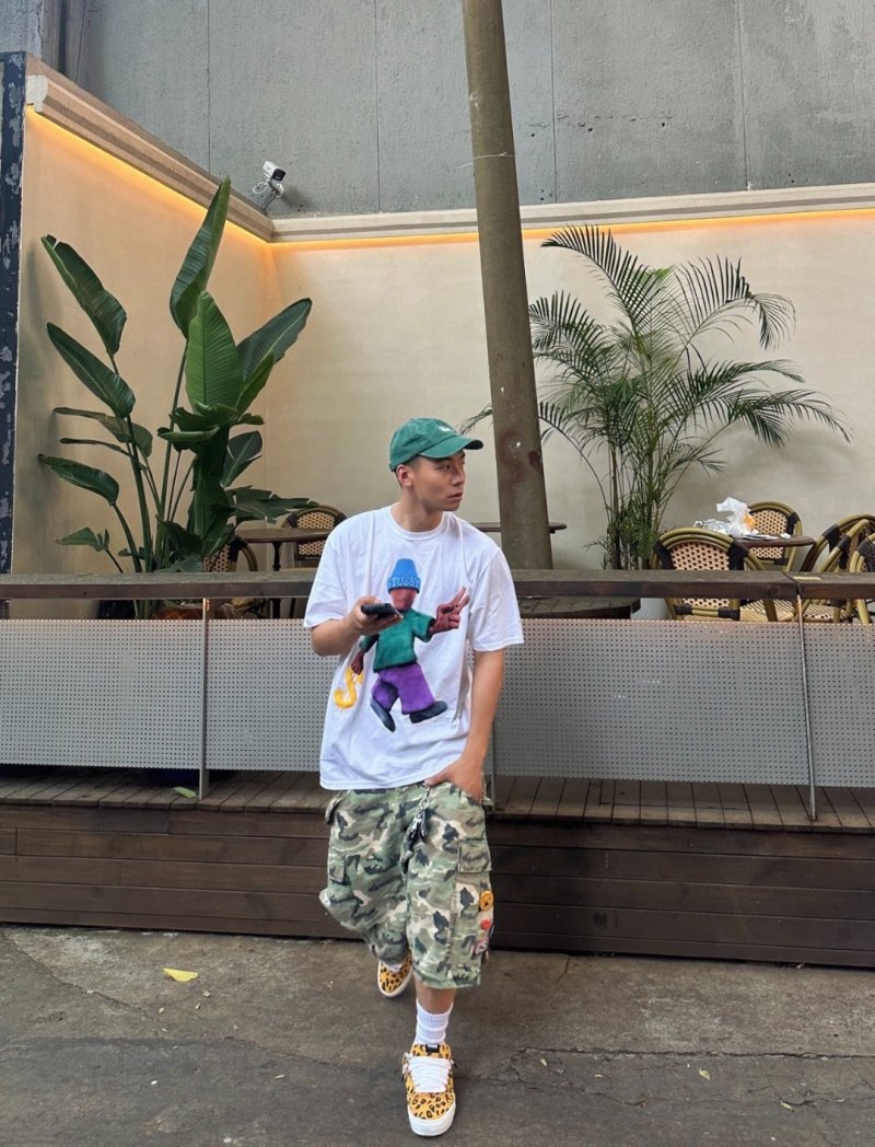 Stüssy White Graphic Cartoon T-Shirt view