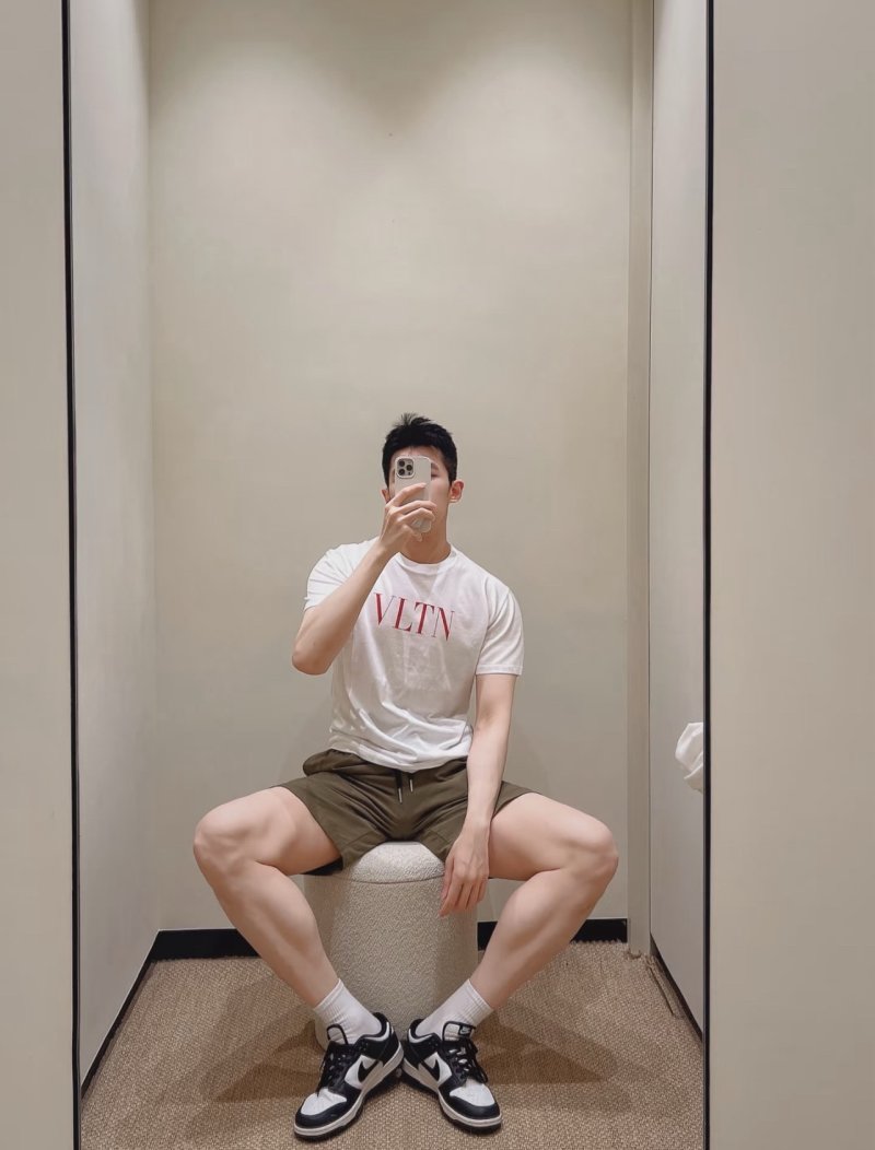 Valentino VTLV Red Logo White T-Shirt view