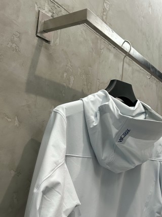 Arc'teryx Hooded Softshell Jacket White view 5