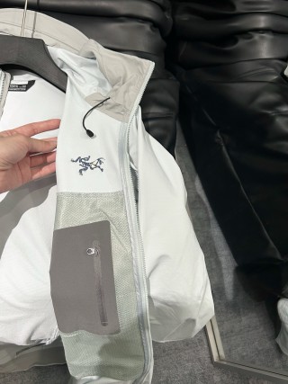 Arc'teryx Hooded Softshell Jacket White view 8