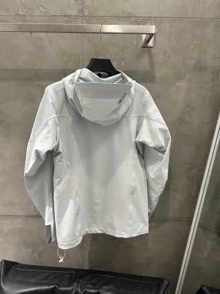 Arc'teryx Hooded Softshell Jacket White view 9