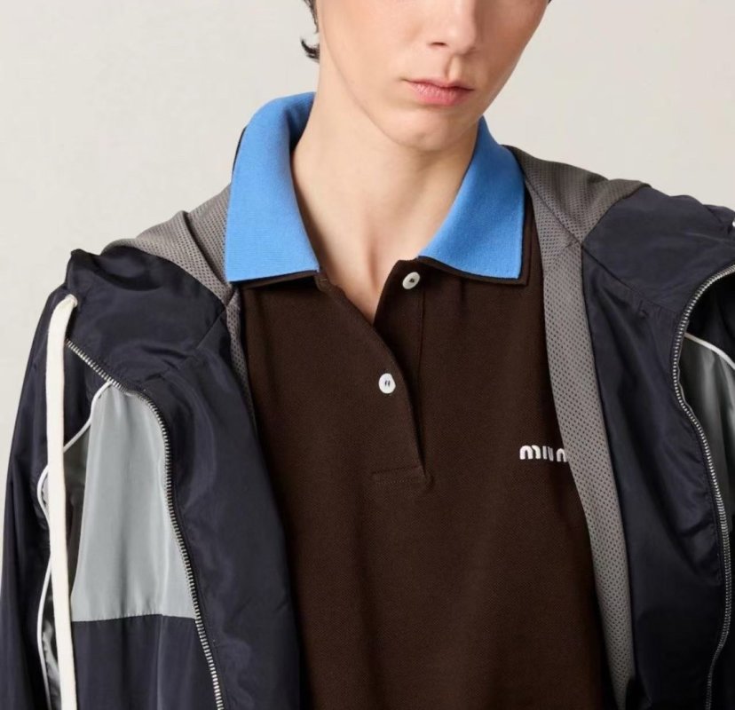 Miù Brown Polo Shirt with Blue Collar