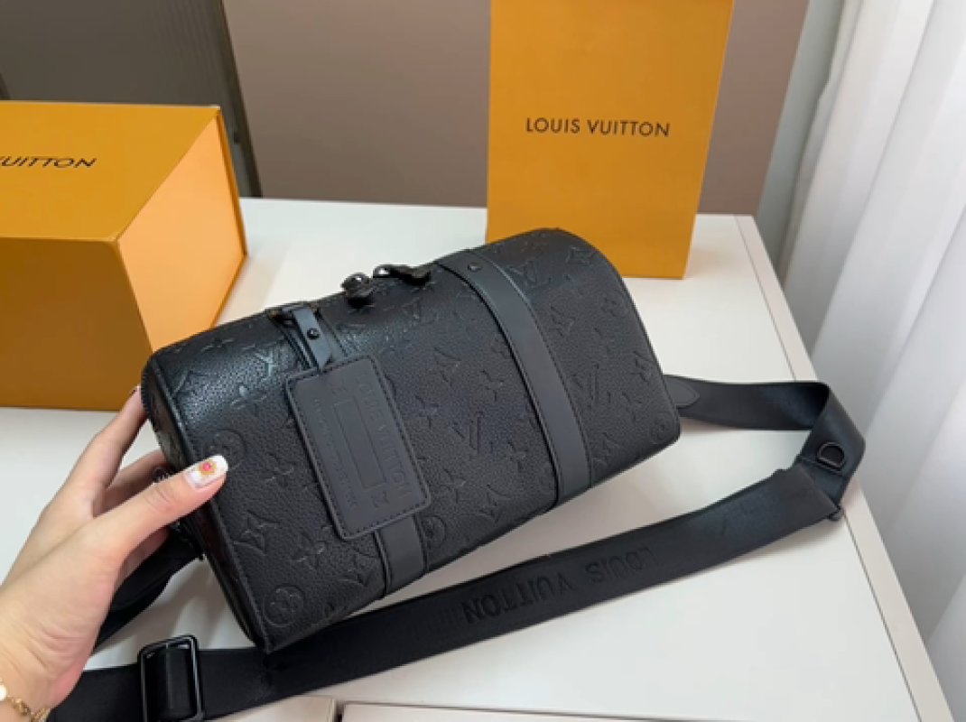 Louis Vuitton Keepall Monogram Black Bandouliere