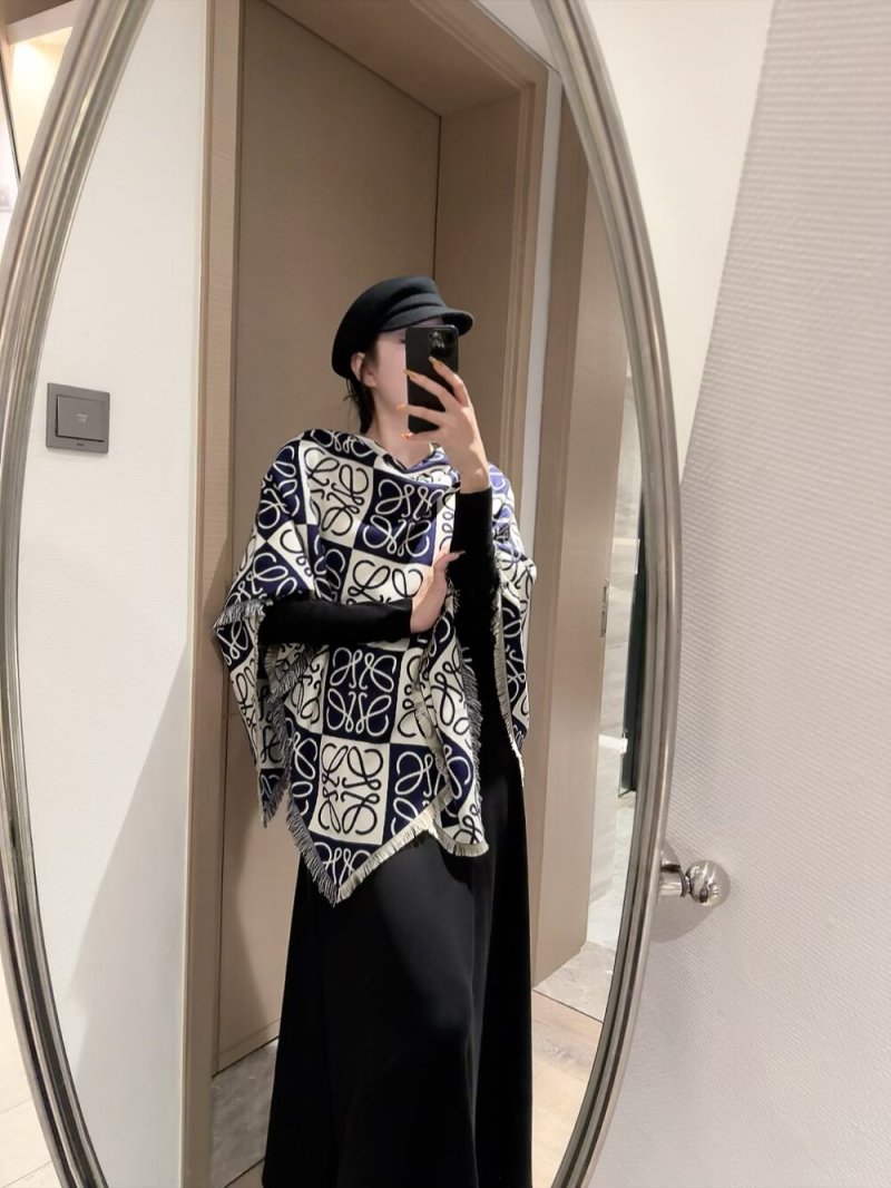 Loewe Reversible Anagram Scarf Cream & Grey view
