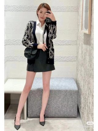 Monogram Jacquard Knit Cardigan – Navy & Cream view 3
