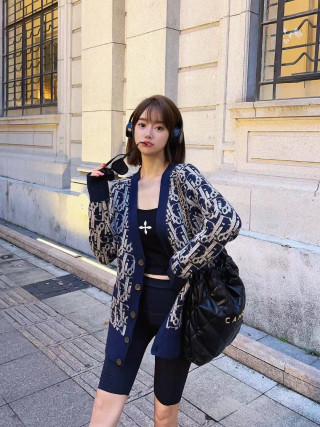 Monogram Jacquard Knit Cardigan – Navy & Cream view 7