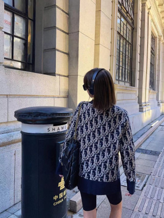 Monogram Jacquard Knit Cardigan – Navy & Cream view 9