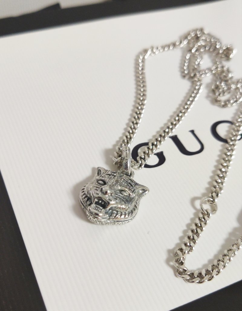 Gucci Silver Tiger Head Pendant Necklace 50cm view