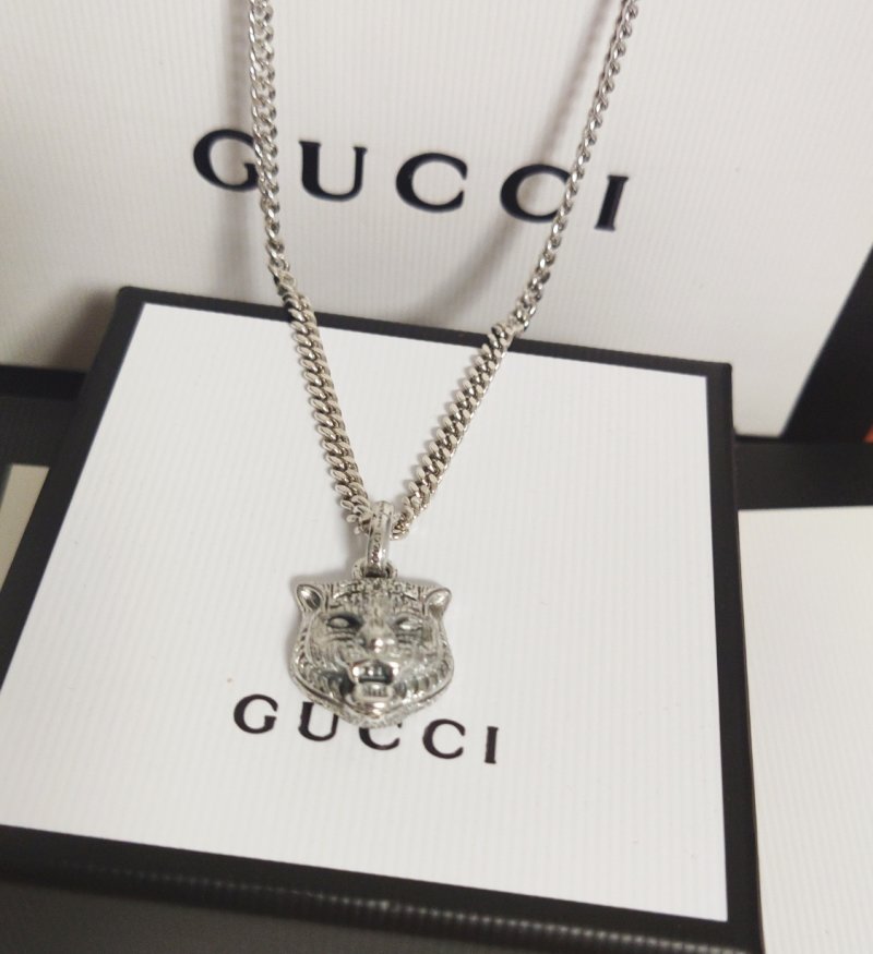 Gucci Silver Tiger Head Pendant Necklace 50cm view