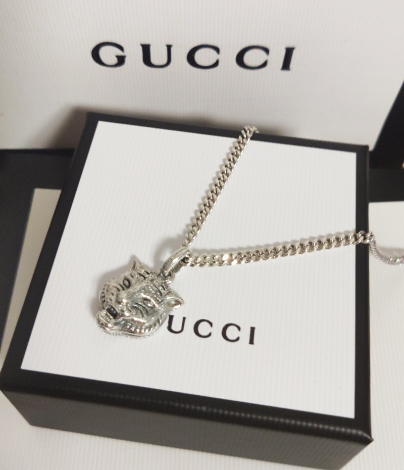 Gucci Silver Tiger Head Pendant Necklace 50cm view