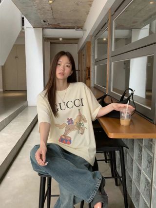 Gucci Cream Carousel Horse Graphic T-Shirt