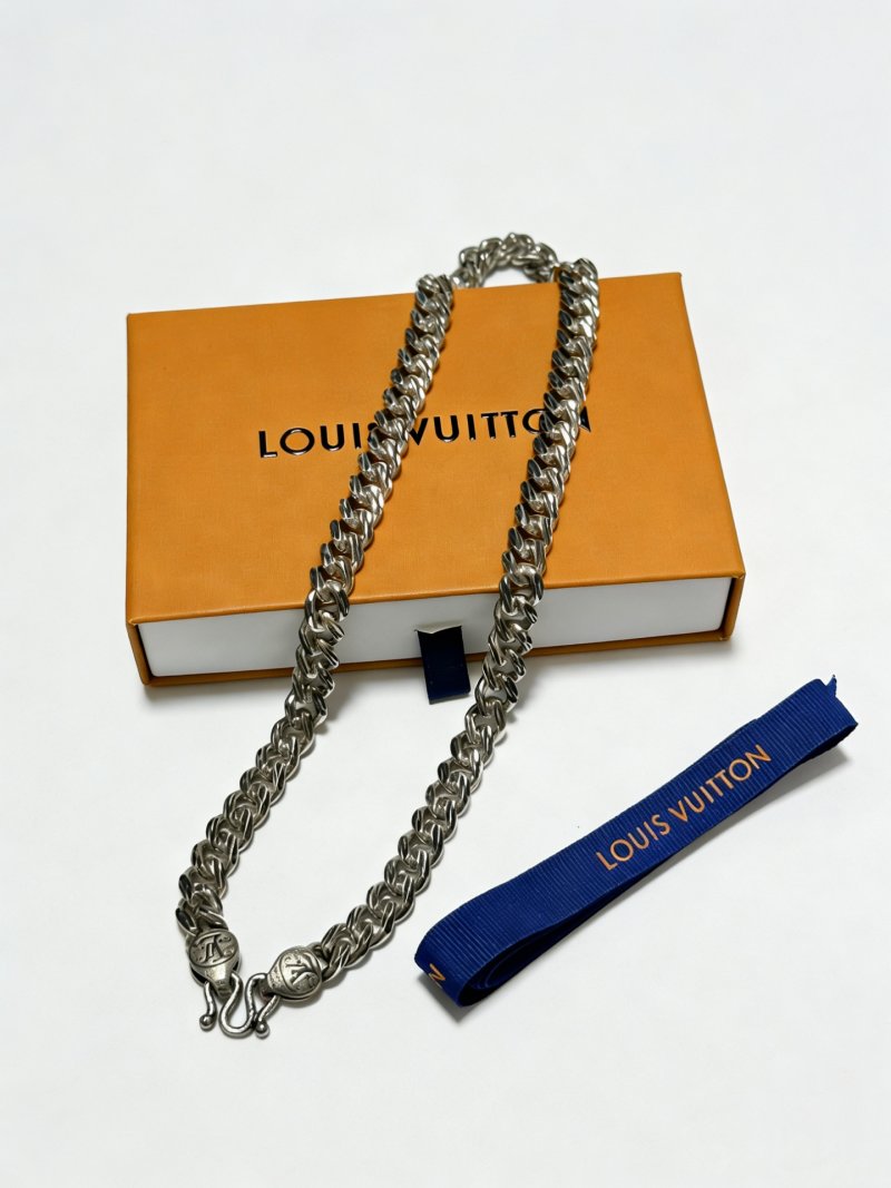 Louis Vuitton Silver Chunky Chain Necklace
