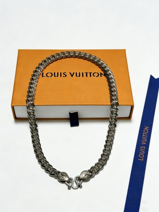 Louis Vuitton Silver Chunky Chain Necklace view 6