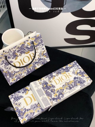 Dior Rouge Mini Lipstick Set - Houndstooth Gift Box view 9
