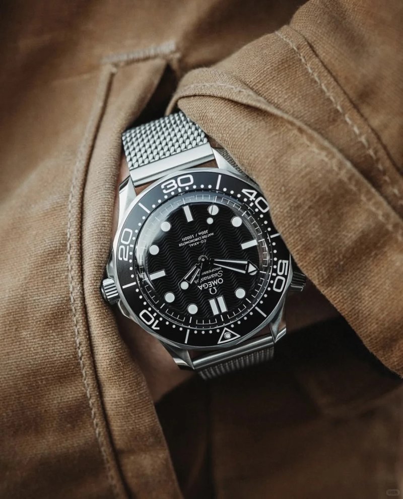 Omega Seamaster Diver 300M 007 No-Date Watch