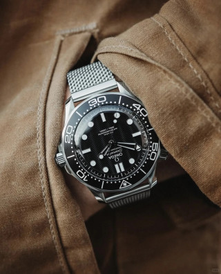 Omega Seamaster Diver 300M 007 No-Date Watch