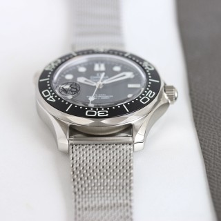 Omega Seamaster Diver 300M 007 No-Date Watch view 5