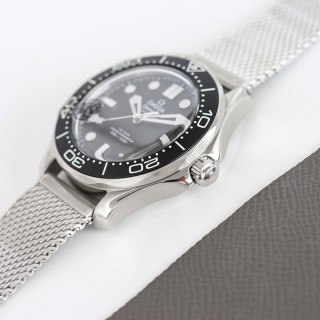 Omega Seamaster Diver 300M 007 No-Date Watch view 6
