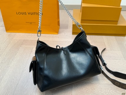 Louis Vuitton Carryall Black Shoulder Bag Small view 7
