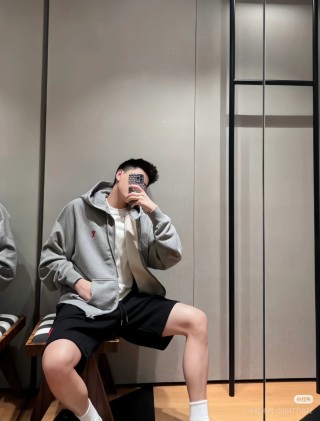 Oversized Grey Zip-Up Hoodie Jacket view 4
