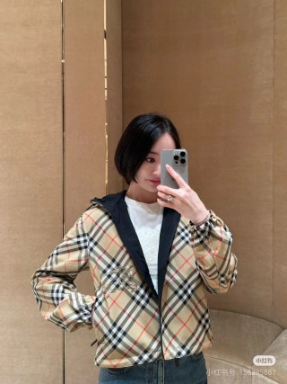 Burberry Check Hooded Windbreaker Jacket Beige view 2