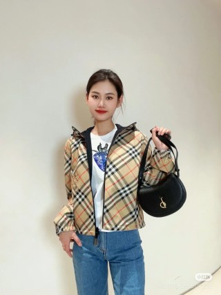 Burberry Check Hooded Windbreaker Jacket Beige view 3