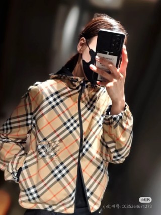 Burberry Check Hooded Windbreaker Jacket Beige view 5