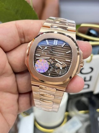 Patek Philippe Nautilus 5712 Steel Automatic Watch view 2
