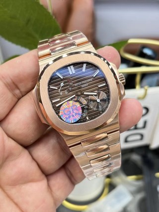 Patek Philippe Nautilus 5712 Steel Automatic Watch view 3