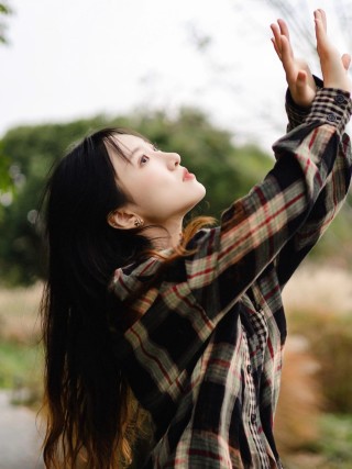 Plaid Button-Up Shirt - Black Red Cream view 5
