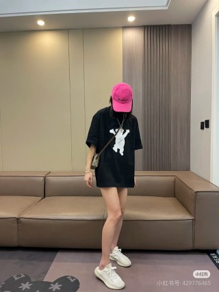 We11 Done Black Bear Flocked Print T-Shirt view 6