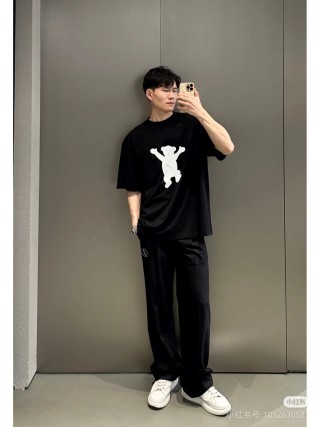 We11 Done Black Bear Flocked Print T-Shirt view 8