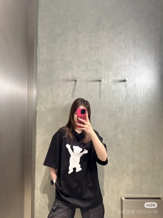 We11 Done Black Bear Flocked Print T-Shirt view 9