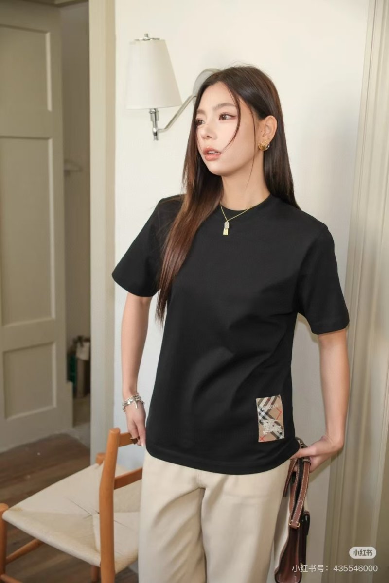 Burberry Black T-Shirt with Nova Check Pocket Detail