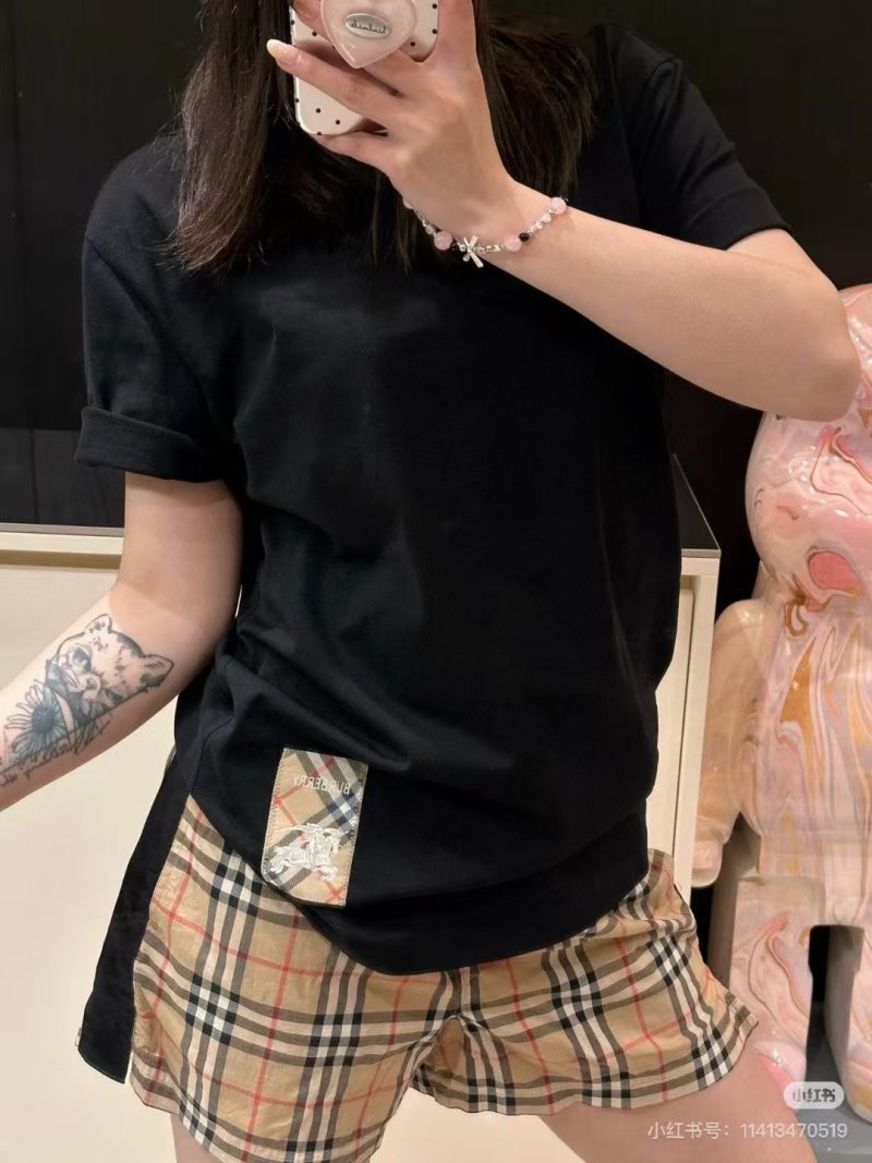 Burberry Black T-Shirt with Nova Check Pocket Detail view