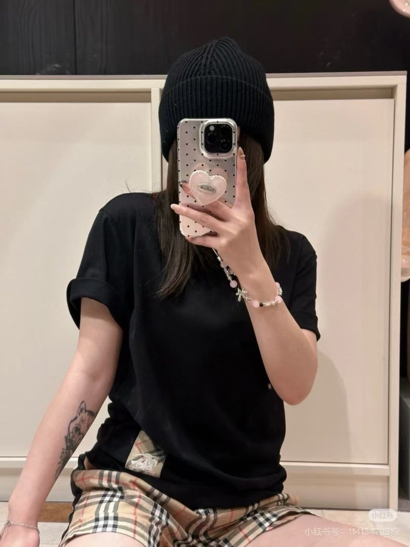 Burberry Black T-Shirt with Nova Check Pocket Detail view