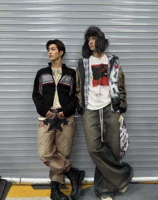 Givenchy Instinct Surréaliste White T-Shirt view 4