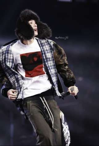 Givenchy Instinct Surréaliste White T-Shirt view 5