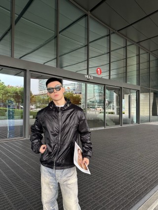 Stone Island Black Lightweight Hooded Jacket view 4