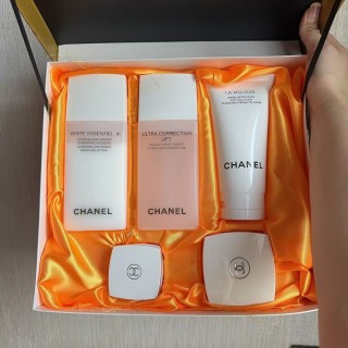 Chanel Camellia Skincare Whitening Gift Set 5-Piece view 2