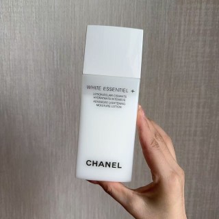 Chanel Camellia Skincare Whitening Gift Set 5-Piece view 7