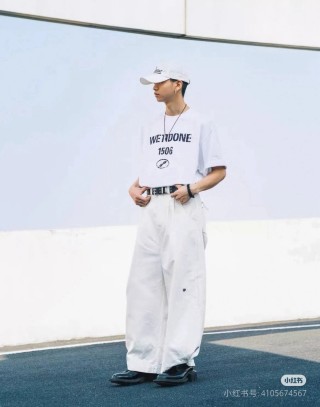 We11Done 1506 White Graphic T-Shirt view 2