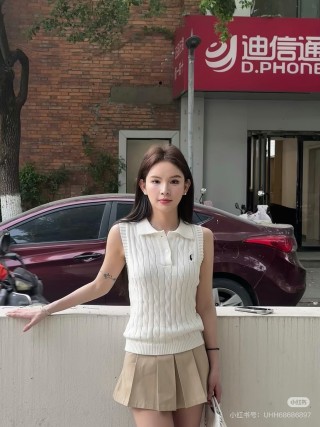 Cream Cable Knit Sleeveless Vest view 5