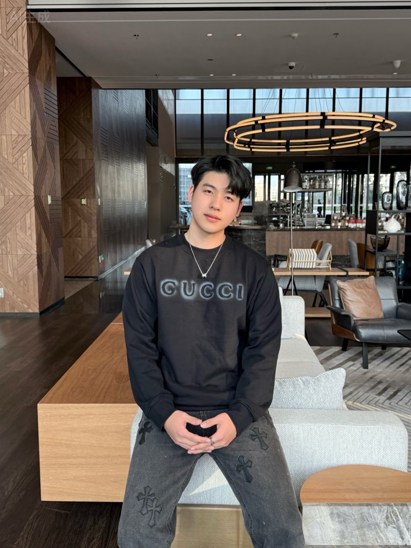 Gucci Logo Sweatshirt Black view