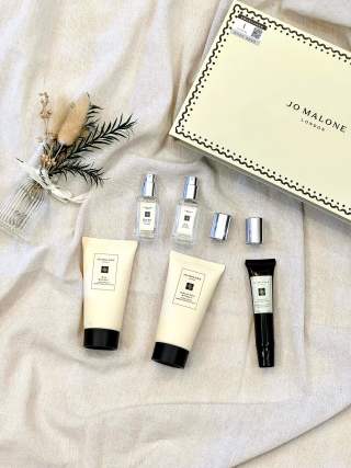 Jo Malone London Fragrance Gift Set - 4 Piece Collection view 10