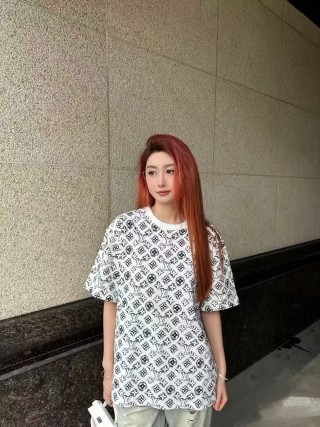 Louis Vuitton Monogram Cream Short Sleeve T-Shirt view 3