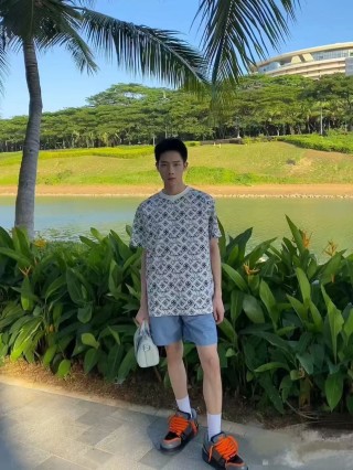 Louis Vuitton Monogram Cream Short Sleeve T-Shirt view 4