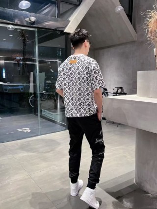 Louis Vuitton Monogram Cream Short Sleeve T-Shirt view 7