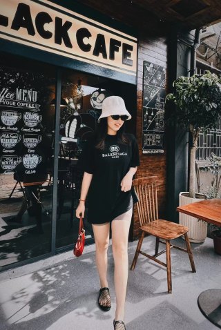 Balenciaga Mode Black Logo T-Shirt view 2