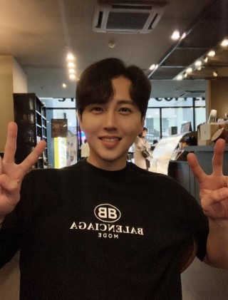 Balenciaga Mode Black Logo T-Shirt view 4